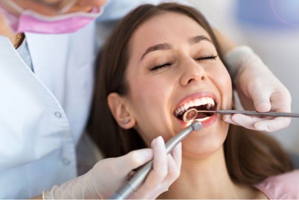 Infecciones bucales durante el verano ¿Cómo prevenirlas?