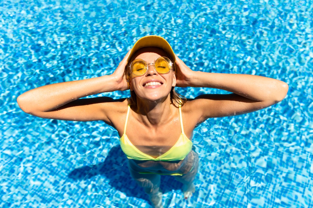 Efecto del cloro en los dientes: consejos de salud dental durante el verano