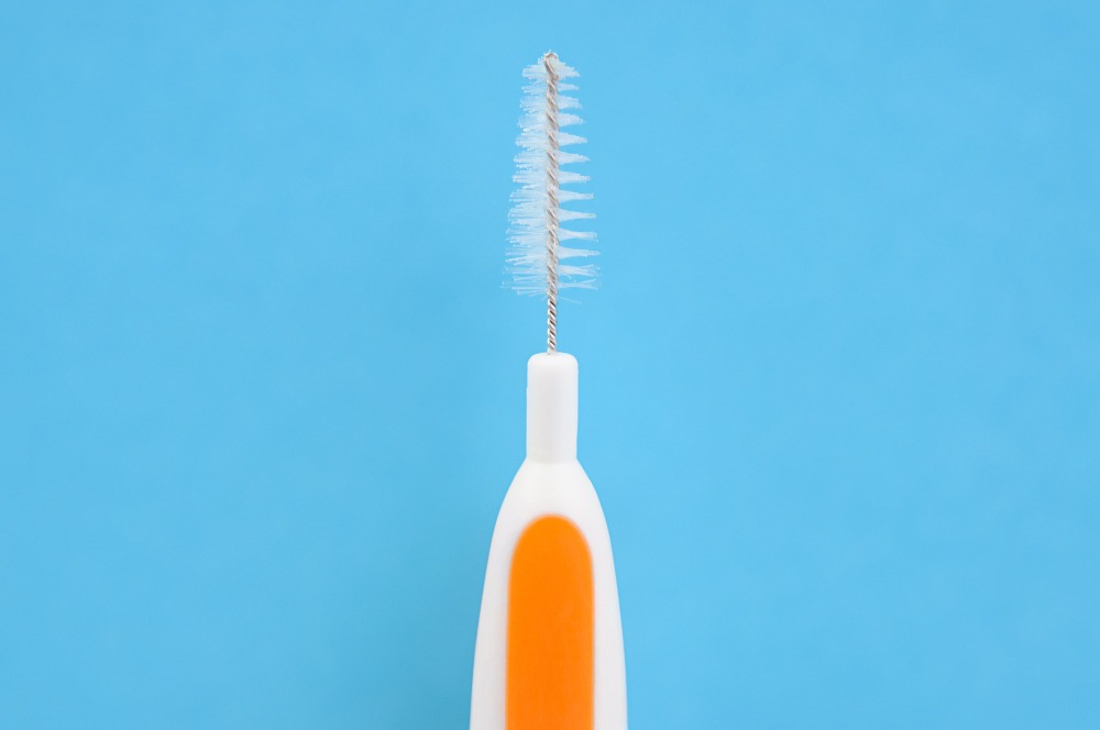 Qué es un cepillo interdental